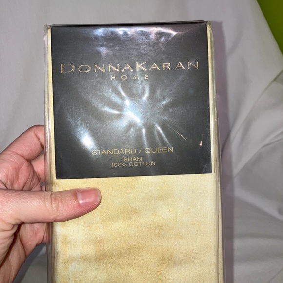 DONNA KARAN HOME GILDED COLLECTION GOLD - STANDARD/QUEEN Sham - Picture 2 of 10